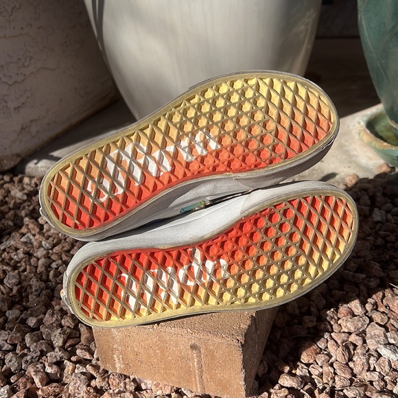 Vans Kids Sk8-Hi Cultivate Care Floral Black & White Skate Shoes, Used - Picture 9 of 11